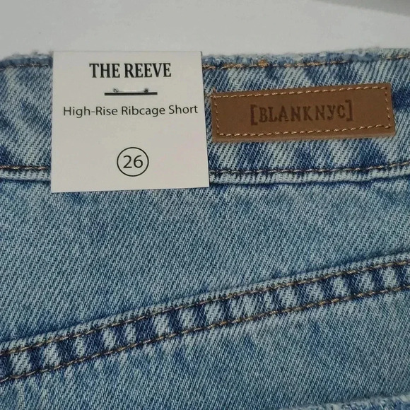 BLANK NYC Light Wash High Rise Ribcage Jean Shorts Size 26 NWT Cut Off - Picture 4 of 14